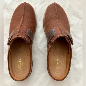 Clarks Women’s Brown Leather Slip-On Clog
Size 7.5 W New with Box Never Worn
